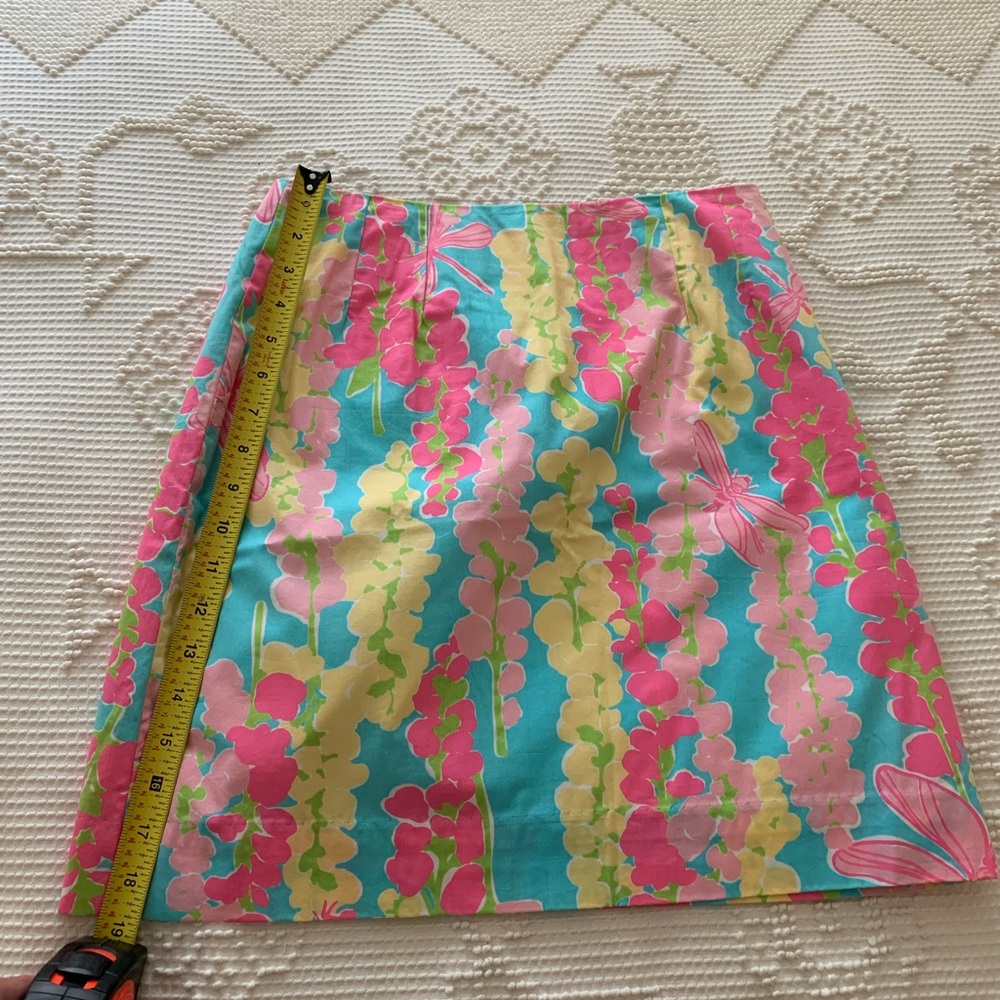 Lilly Pulitzer Size 4 skirt. Excellent used condition